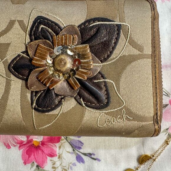 Coach Signature Canvas Wallet with Floral Appliqué - Picture 2 of 13